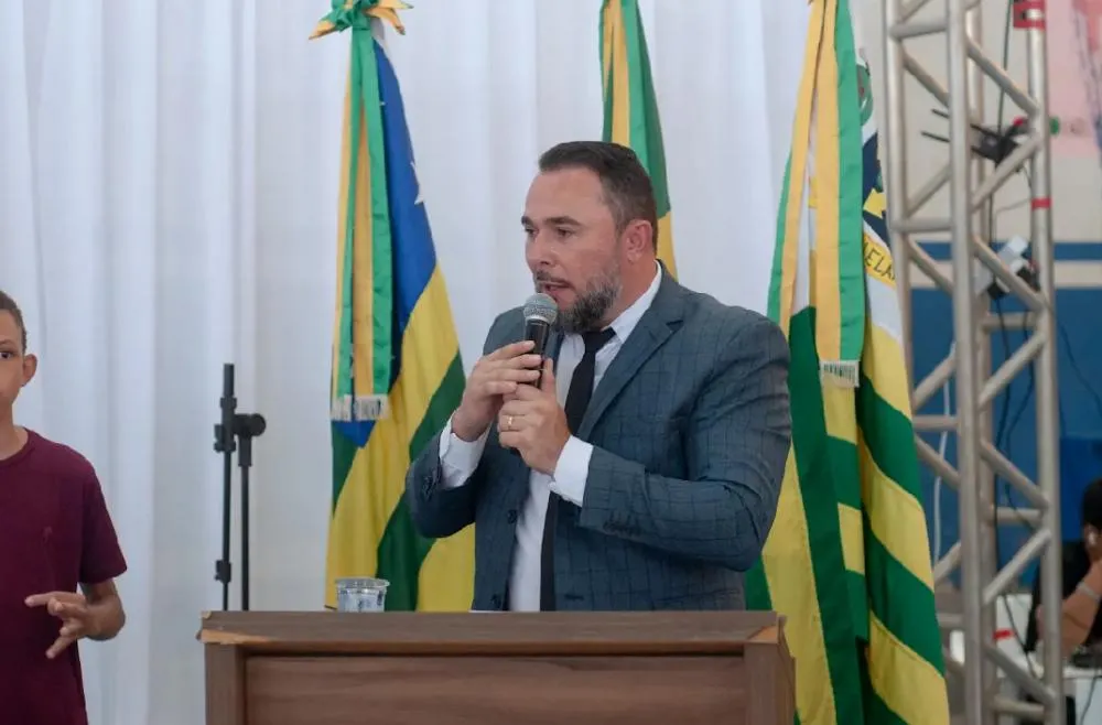 Prefeito de Niquelândia encontra apenas R$ 37 mil de saldo em 27 contas do município no Banco do Brasil 