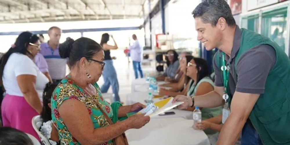 Famílias de Uruaçu e Mutunópolis recebem benefícios habitacionais