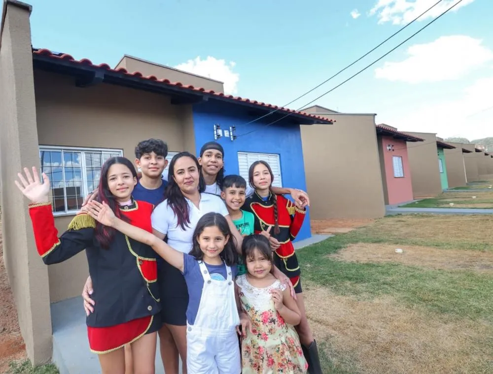 Governo de Goiás entrega 89 casas a custo zero em Água Limpa e Rio Quente